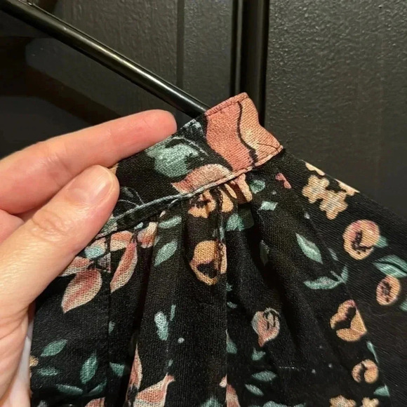 Floral Sheer Top - Picture 2 of 6